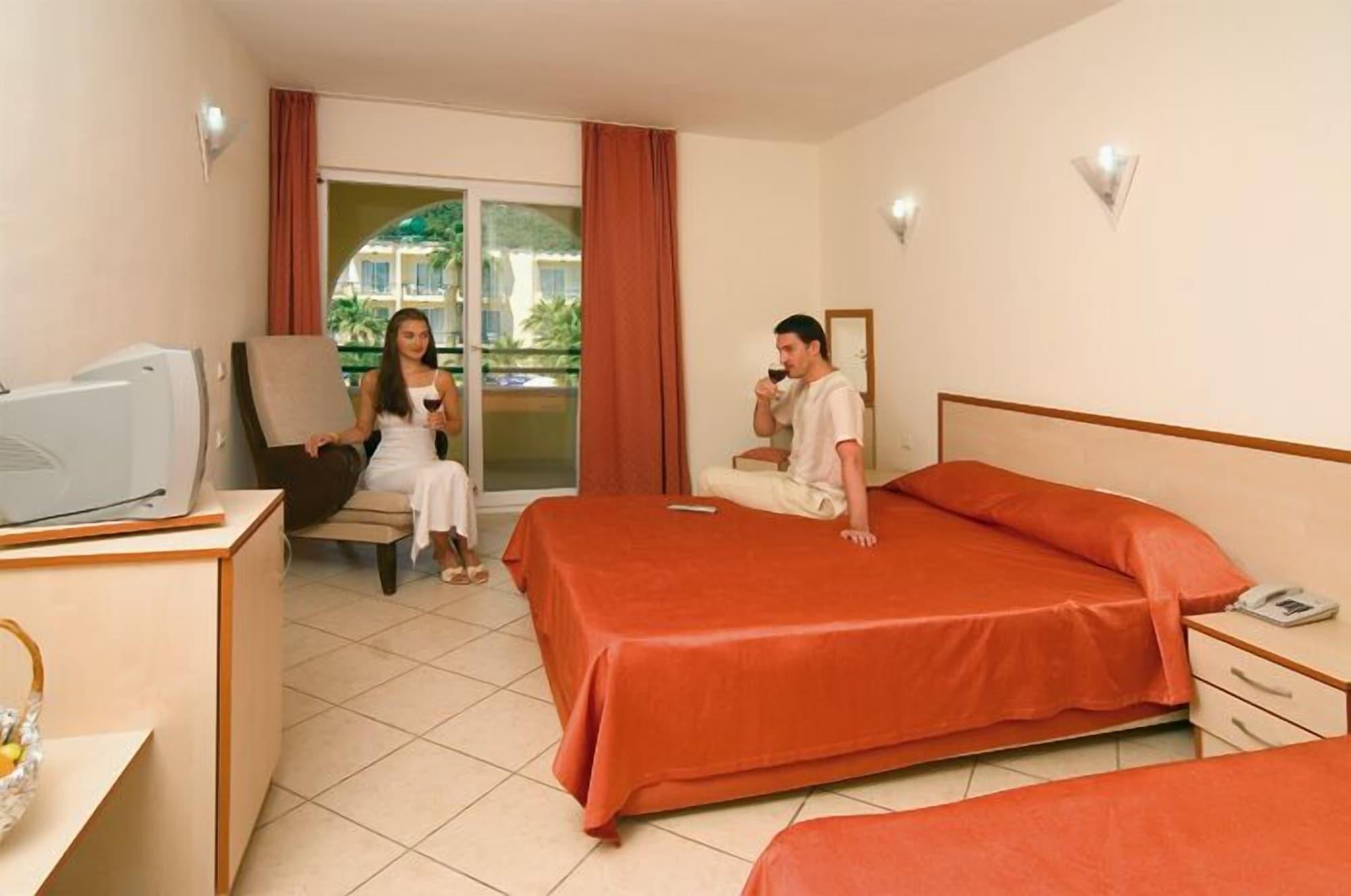 Hotel Golden Sun Beldibi  Bagian luar foto